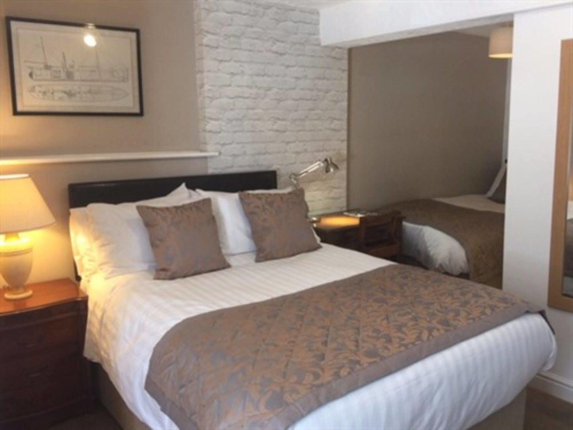 The Swan Inn Нантвіч Екстер'єр фото